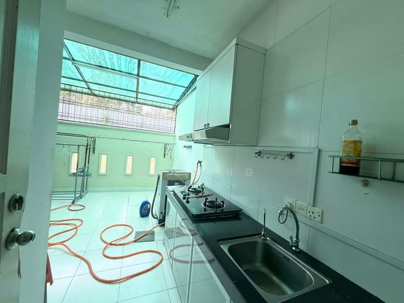 2.5-storey Terraced House for Sale in Taman Impian Emas (Skudai) - Alex Ng - Kitchen - PropertyGuru.com.my