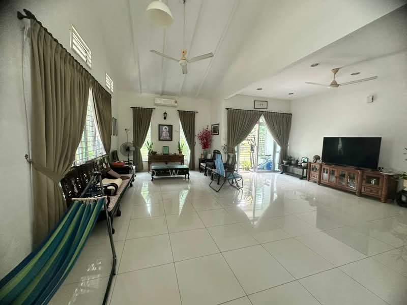 Rumah Berkembar untuk Disewa di Ayer Keroh (Melaka) - How Liew - Living Room - PropertyGuru.com.my