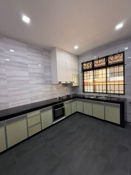 Rumah Berkembar untuk Dijual di Taman Johor Jaya (Johor Bahru) - Bernice Gan - Kitchen - PropertyGuru.com.my