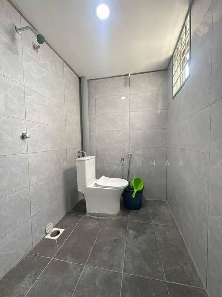 Apartment for Sale at Pangsapuri Mutiara Subang - Zamani Ishak - Bathroom - PropertyGuru.com.my