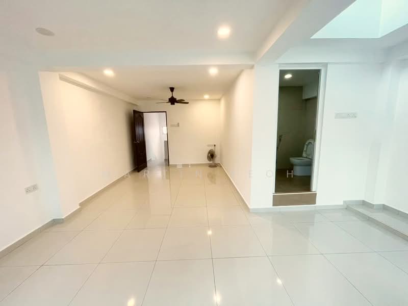 Rumah Teres 3 Tingkat untuk Dijual di Taman Cheras Jaya (Cheras) - Martin Yeoh - Living Room - PropertyGuru.com.my