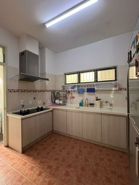 Pangsapuri untuk Dijual di Villa Dahlia - Zamani Ishak - Kitchen - PropertyGuru.com.my