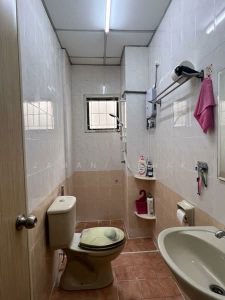 Pangsapuri untuk Dijual di Villa Dahlia - Zamani Ishak - Bathroom - PropertyGuru.com.my