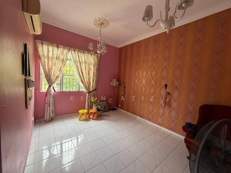 Townhouse for Rent in Presint 16 (Putrajaya) - Keyn Aziz - Living Room - PropertyGuru.com.my