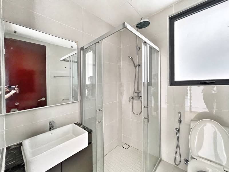 Condominium for Rent at Amberside @ Country Garden Danga Bay - Linda Lee - Bathroom - PropertyGuru.com.my