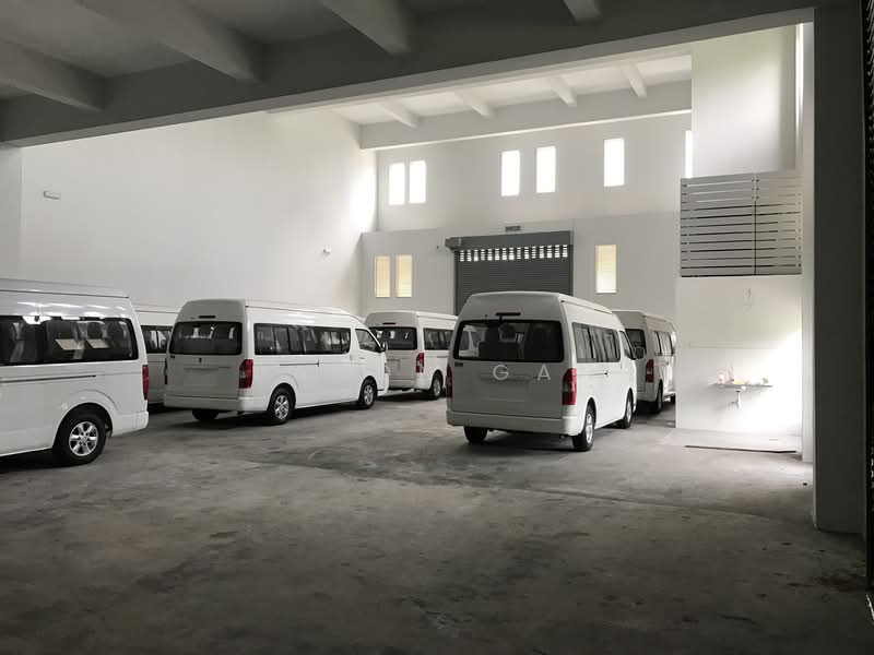 Semi-D Factory for Sale in Seksyen U1, Temasya Industrial Park (Shah Alam) - Jason Gan - Car Park - PropertyGuru.com.my