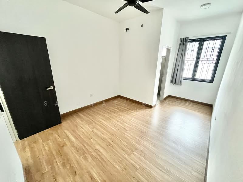 Rumah Teres 2 Tingkat untuk Dijual di Elmina (Shah Alam) - Salawati Busro - Bedroom - PropertyGuru.com.my