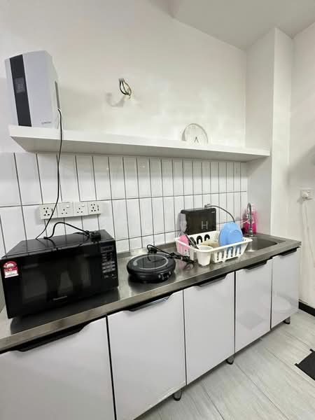 Servis Apartment untuk Disewa di Sensasi @ Utropolis - Cheau Chie Ooi - Kitchen - PropertyGuru.com.my