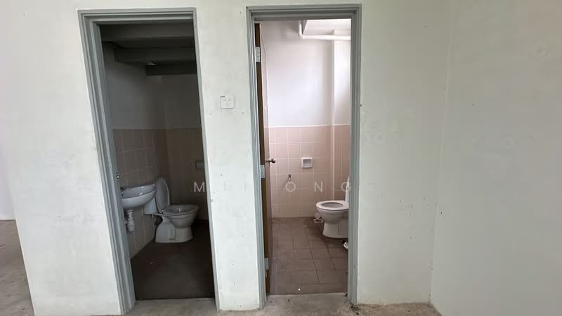 Kedai / Pejabat untuk Dijual di Tanjong Minyak (Melaka) - Mii Ong - Bathroom - PropertyGuru.com.my