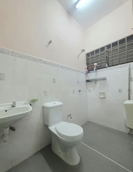 2-storey Terraced House for Sale in Bandar Putra (Kulai) - Johnson Chen - Bathroom - PropertyGuru.com.my