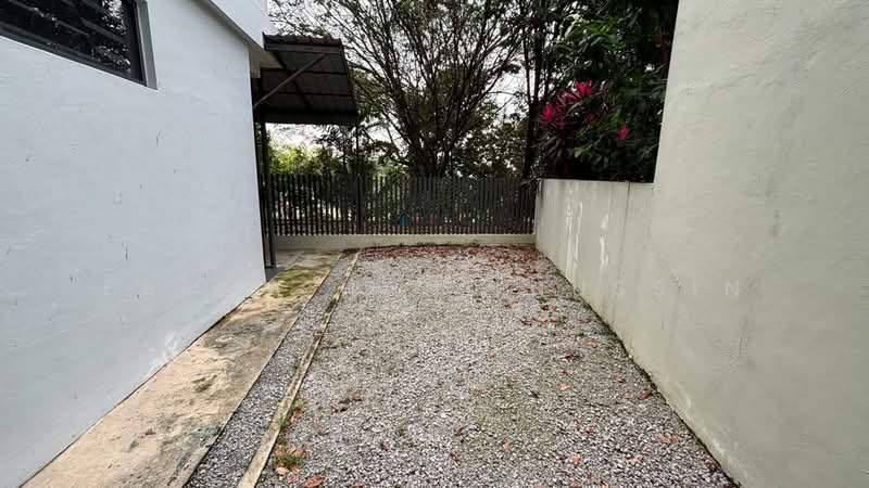 3-storey Terraced House for Sale in Laman Glenmarie (Shah Alam) - Fatma Hani Hussin - Exterior - PropertyGuru.com.my