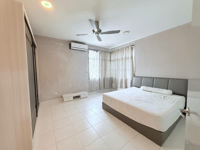 Cluster House for Sale in Taman Seri Austin (Tebrau) - Alex Ng - Bedroom - PropertyGuru.com.my