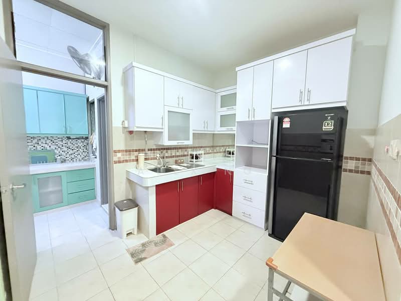 Cluster House for Sale in Taman Seri Austin (Tebrau) - Alex Ng - Kitchen - PropertyGuru.com.my