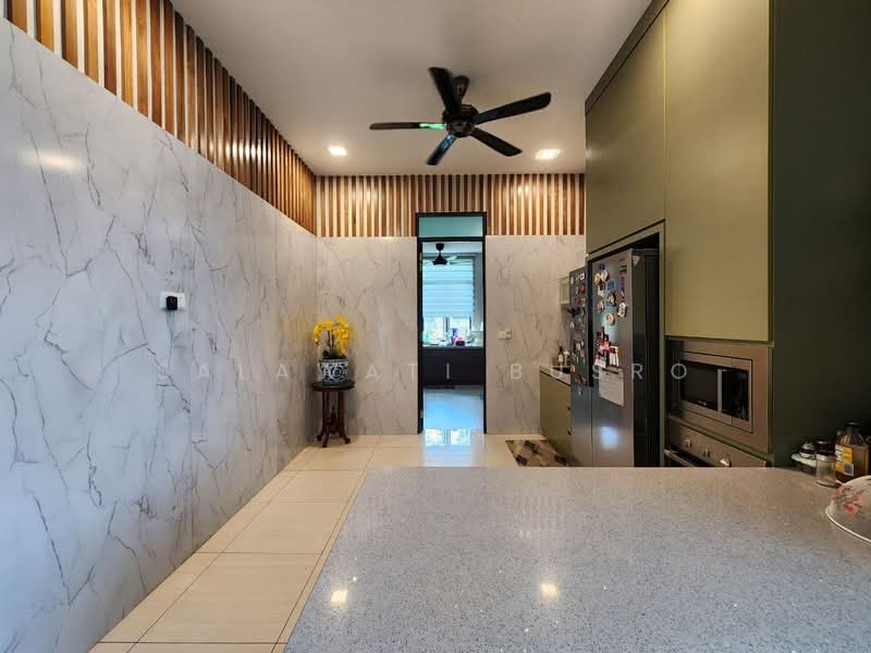 Rumah Teres 2.5 Tingkat untuk Dijual di Bukit Jelutong (Shah Alam) - Salawati Busro - Kitchen - PropertyGuru.com.my