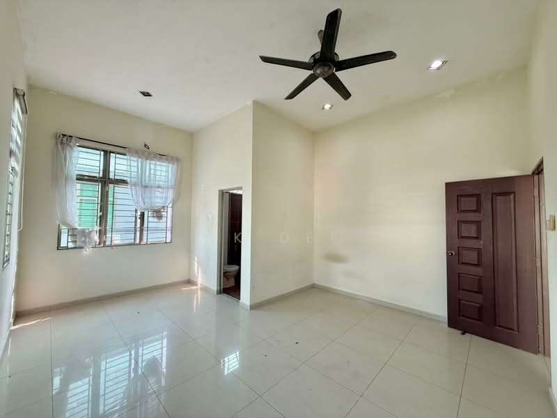Semi-Detached House for Sale in Taman Panchor Riang (Batu Pahat) - WK Dee - Interior - PropertyGuru.com.my