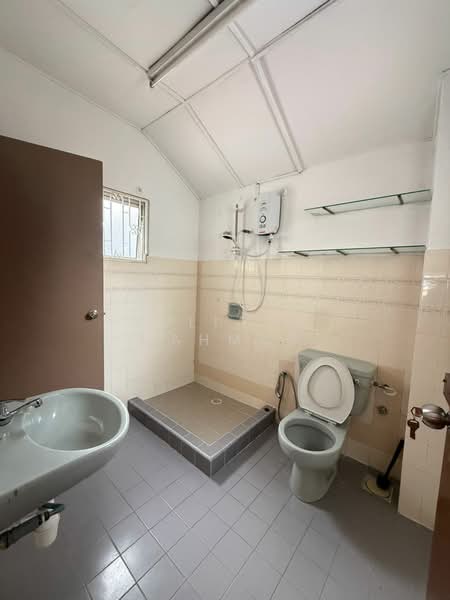 2-storey Terraced House for Rent in Taman Tun Dr Ismail (Kuala Lumpur) - Juliana Mahmud - Bathroom - PropertyGuru.com.my