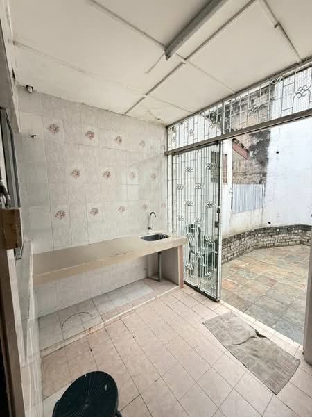 2-storey Terraced House for Rent in Taman Tun Dr Ismail (Kuala Lumpur) - Juliana Mahmud - Kitchen - PropertyGuru.com.my