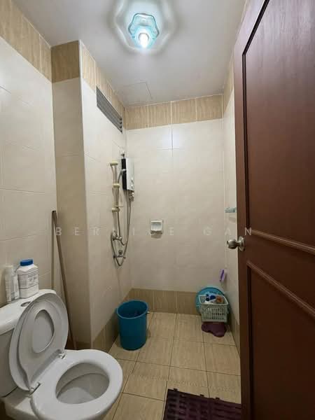 Cluster House for Sale in Taman Gaya (Ulu Tiram) - Bernice Gan - Bathroom - PropertyGuru.com.my