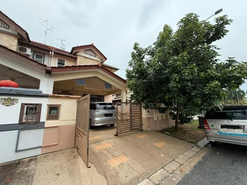 Cluster House for Sale in Taman Gaya (Ulu Tiram) - Bernice Gan - Exterior - PropertyGuru.com.my