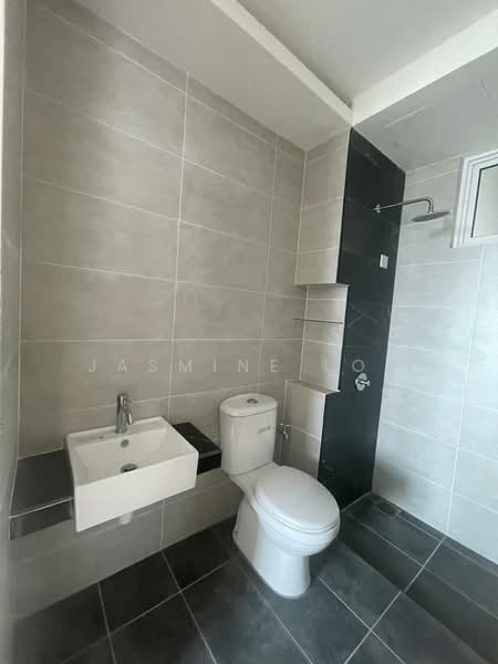 Condominium for Sale at QuayWest Residence - Jasmine Loo - Bathroom - PropertyGuru.com.my