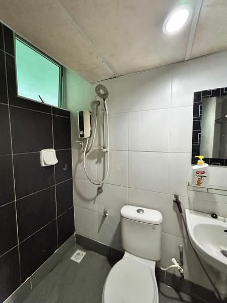 Pangsapuri untuk Dijual di The Pines Residence - Janice . - Bathroom - PropertyGuru.com.my