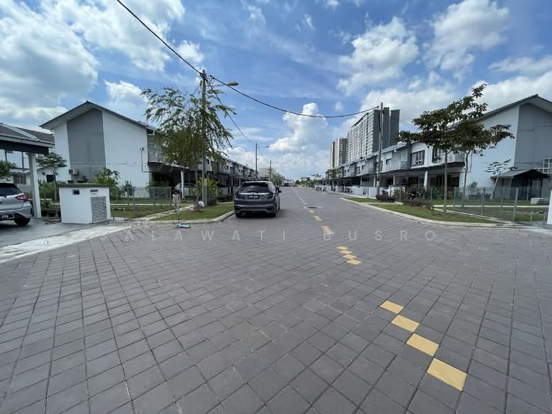 Rumah Teres 2 Tingkat untuk Dijual di Cybersouth (Dengkil) - Salawati Busro - Exterior - PropertyGuru.com.my