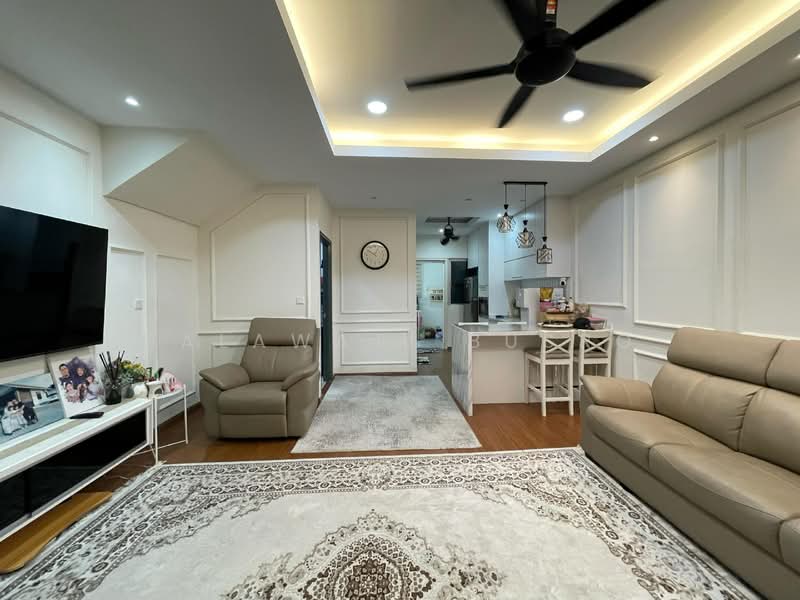 Rumah Teres 2 Tingkat untuk Dijual di Cybersouth (Dengkil) - Salawati Busro - Living Room - PropertyGuru.com.my