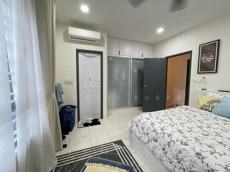 Rumah Teres 2 Tingkat untuk Dijual di Cybersouth (Dengkil) - Salawati Busro - Bedroom - PropertyGuru.com.my