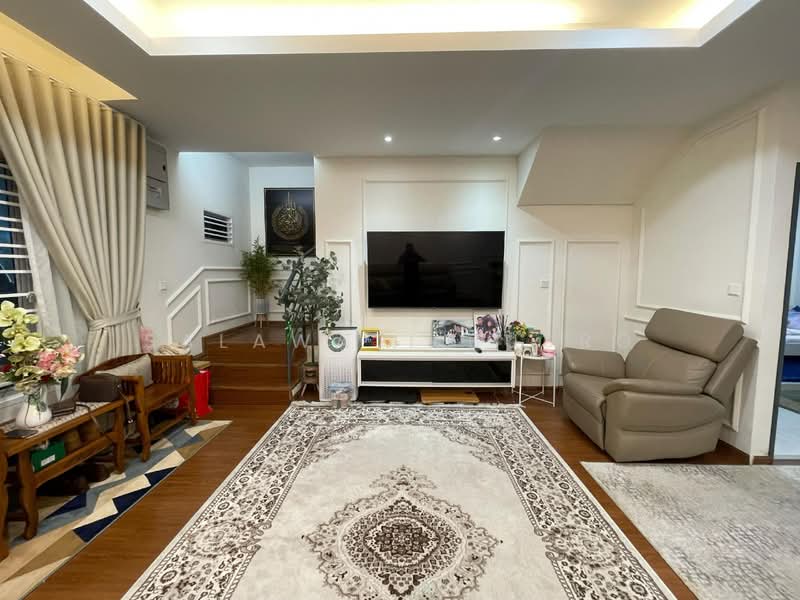 Rumah Teres 2 Tingkat untuk Dijual di Cybersouth (Dengkil) - Salawati Busro - Living Room - PropertyGuru.com.my