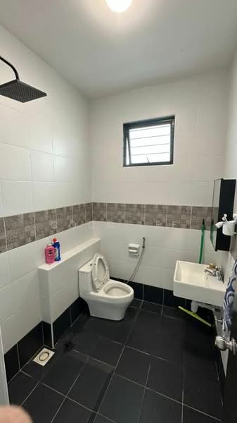 Rumah Teres 2 Tingkat untuk Disewa di Johor Bahru (Johor) - Coco Lee - Bathroom - PropertyGuru.com.my