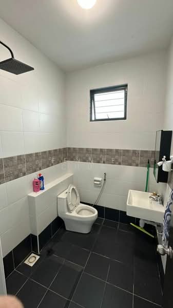 Rumah Teres 2 Tingkat untuk Disewa di Johor Bahru (Johor) - Fennie Chua - Bathroom - PropertyGuru.com.my