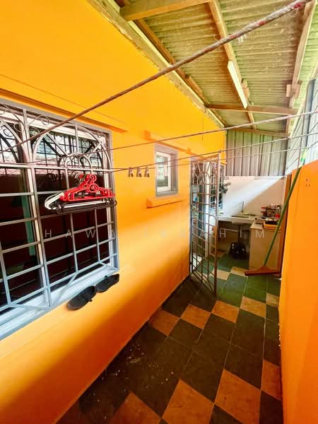 Rumah Teres untuk Dijual di Taman Sri Haneco (Semenyih) - Hawa Ibrahim - Kitchen - PropertyGuru.com.my