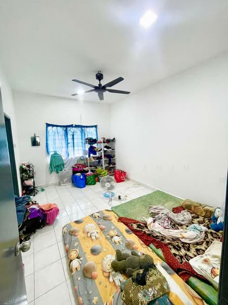 Rumah Teres untuk Dijual di Taman Sri Haneco (Semenyih) - Hawa Ibrahim - Bedroom - PropertyGuru.com.my