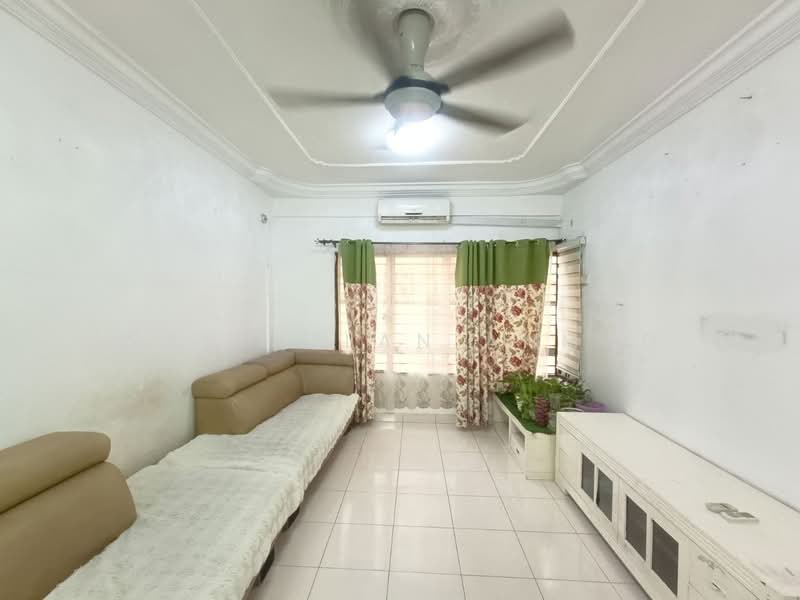 Pangsapuri untuk Dijual di Melur Apartment - Wan Azlan Ahmad - Living Room - PropertyGuru.com.my