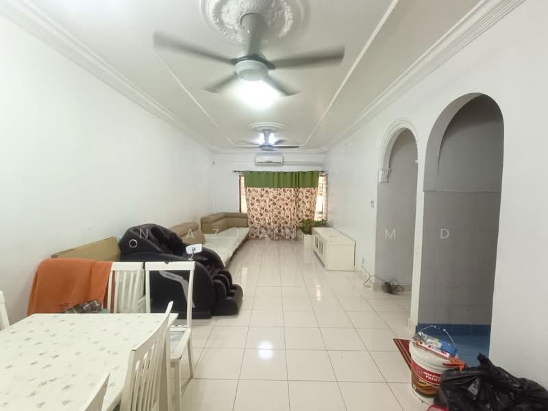 Pangsapuri untuk Dijual di Melur Apartment - Wan Azlan Ahmad - Living Room - PropertyGuru.com.my