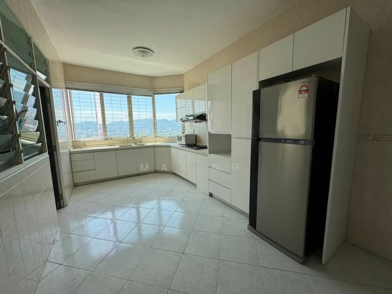 Kondominium untuk Dijual di Gurney Beach Resort - Max Ng - Kitchen - PropertyGuru.com.my