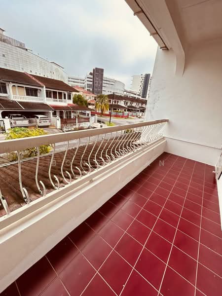 Rumah Teres 2 Tingkat untuk Dijual di Kuching (Sarawak) - Bong Xian - Balcony - PropertyGuru.com.my