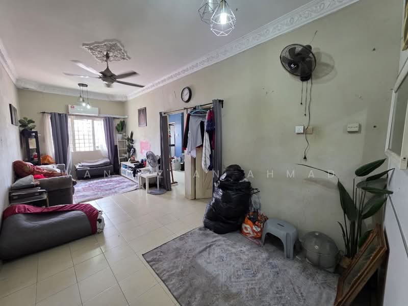 Apartment for Sale at Taman Medan Jaya Apartment - Wan Azlan Ahmad - Living Room - PropertyGuru.com.my
