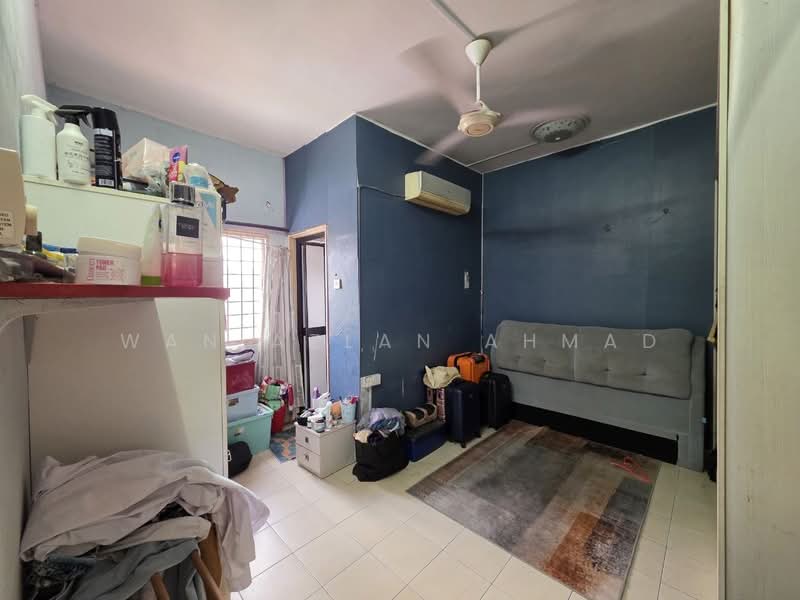 Apartment for Sale at Taman Medan Jaya Apartment - Wan Azlan Ahmad - Living Room - PropertyGuru.com.my
