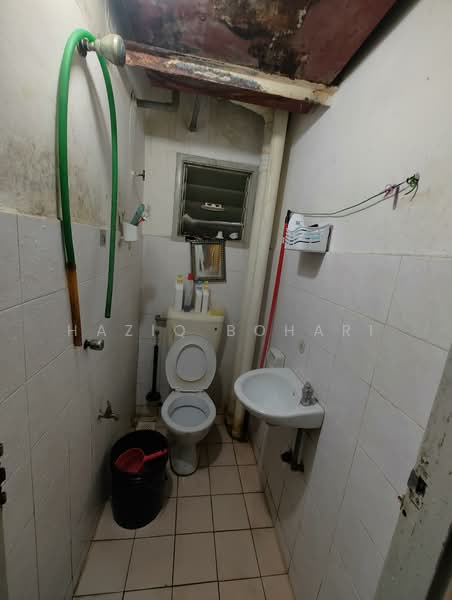 Flat for Sale at Taman Mas Sepang - Haziq Bohari - Bathroom - PropertyGuru.com.my