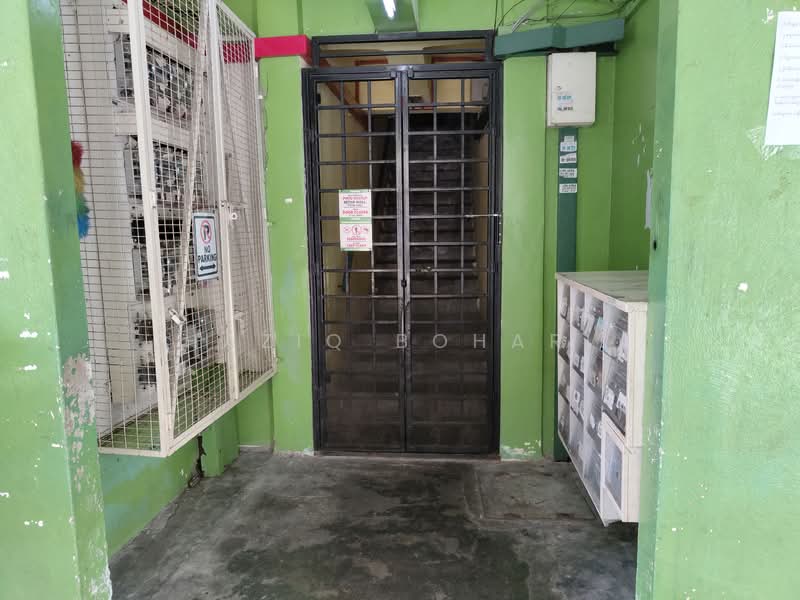 Flat for Sale at Taman Mas Sepang - Haziq Bohari - Entrance - PropertyGuru.com.my