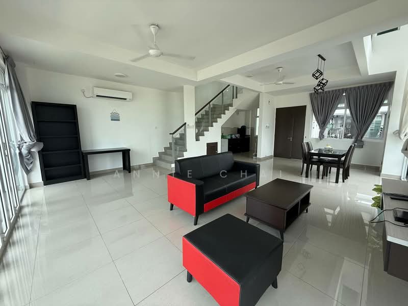 3-storey Terraced House for Sale in Taman Seri Austin (Tebrau) - Annie Chai - Living Room - PropertyGuru.com.my