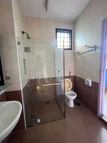 Bungalow for Rent in Taman Austin Perdana (Tebrau) - Fennie Chua - Bathroom - PropertyGuru.com.my