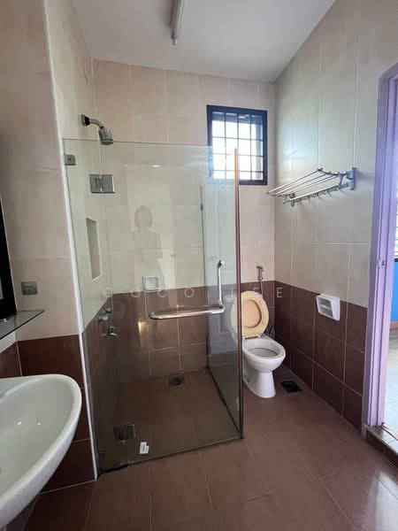 Bungalow for Rent in Taman Austin Perdana (Tebrau) - Coco Lee - Bathroom - PropertyGuru.com.my