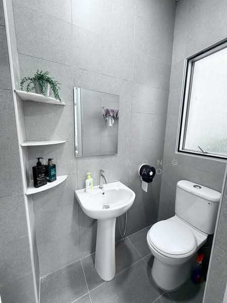 Rumah Teres 2 Tingkat untuk Dijual di Leisure Farm (Gelang Patah) - Kenny Wong Chen Yao - Bathroom - PropertyGuru.com.my