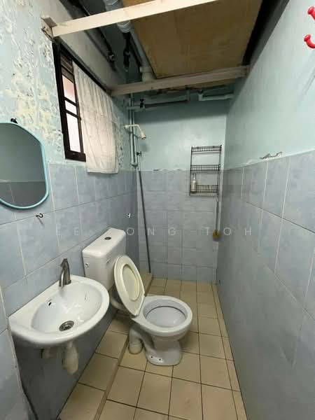 Apartment for Sale at Sri Selera Court Apartment - Ee Fong Toh - Bathroom - PropertyGuru.com.my