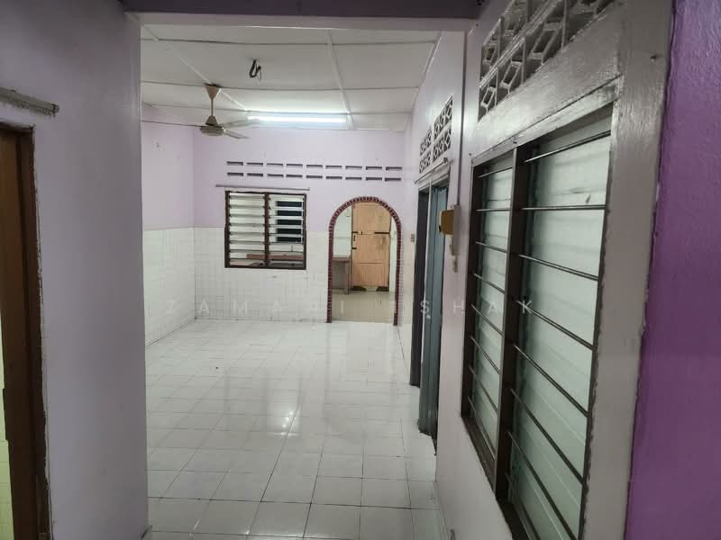 Rumah Teres untuk Dijual di Pelabuhan Klang (Selangor) - Zamani Ishak - Interior - PropertyGuru.com.my