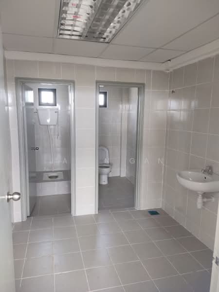 Detached Factory for Sale in Sungai Kapar Indah Industrial Park (Kapar) - Jason Gan - Bathroom - PropertyGuru.com.my