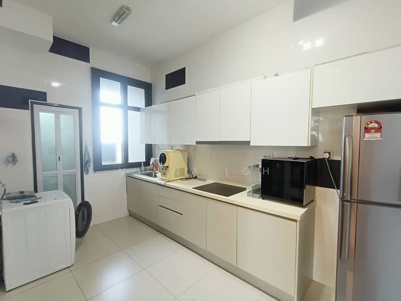 Service Residence for Sale at D'Summit Residences - Vinna Loh - Kitchen - PropertyGuru.com.my