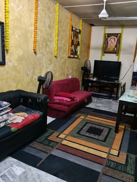 Terraced House for Sale in Puchong (Selangor) - Zamani Ishak - Living Room - PropertyGuru.com.my